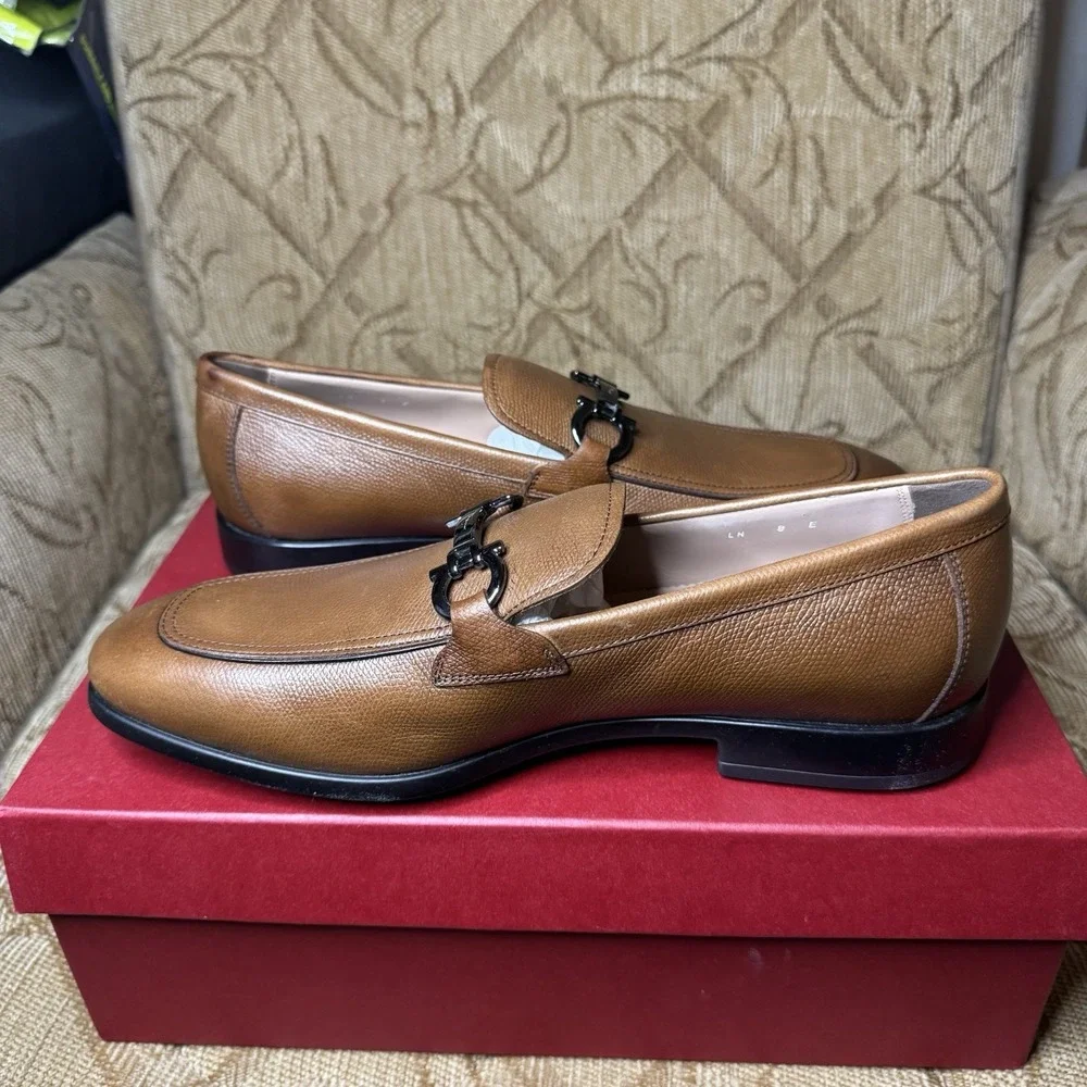 Salvatore Ferragamo new but